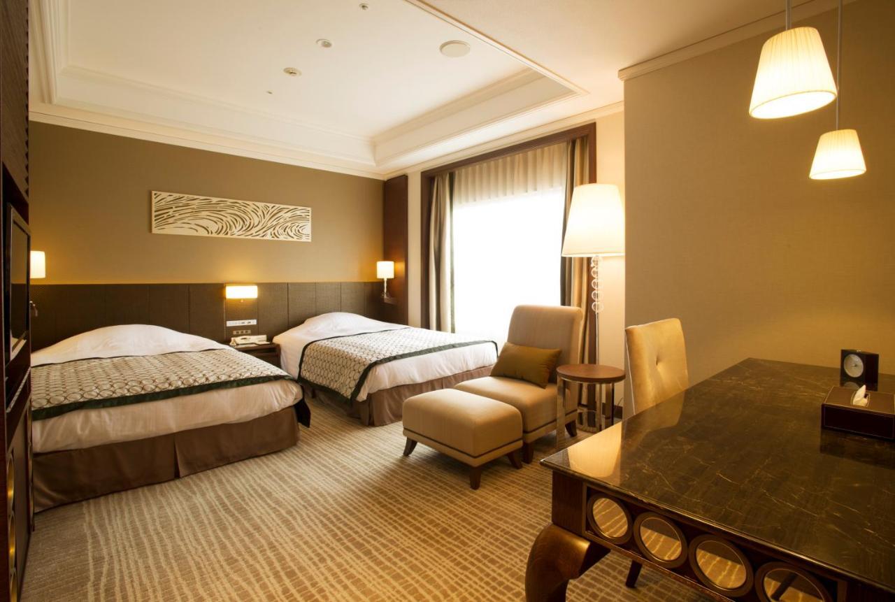 Jr Hotel Clement Tokusima Kültér fotó